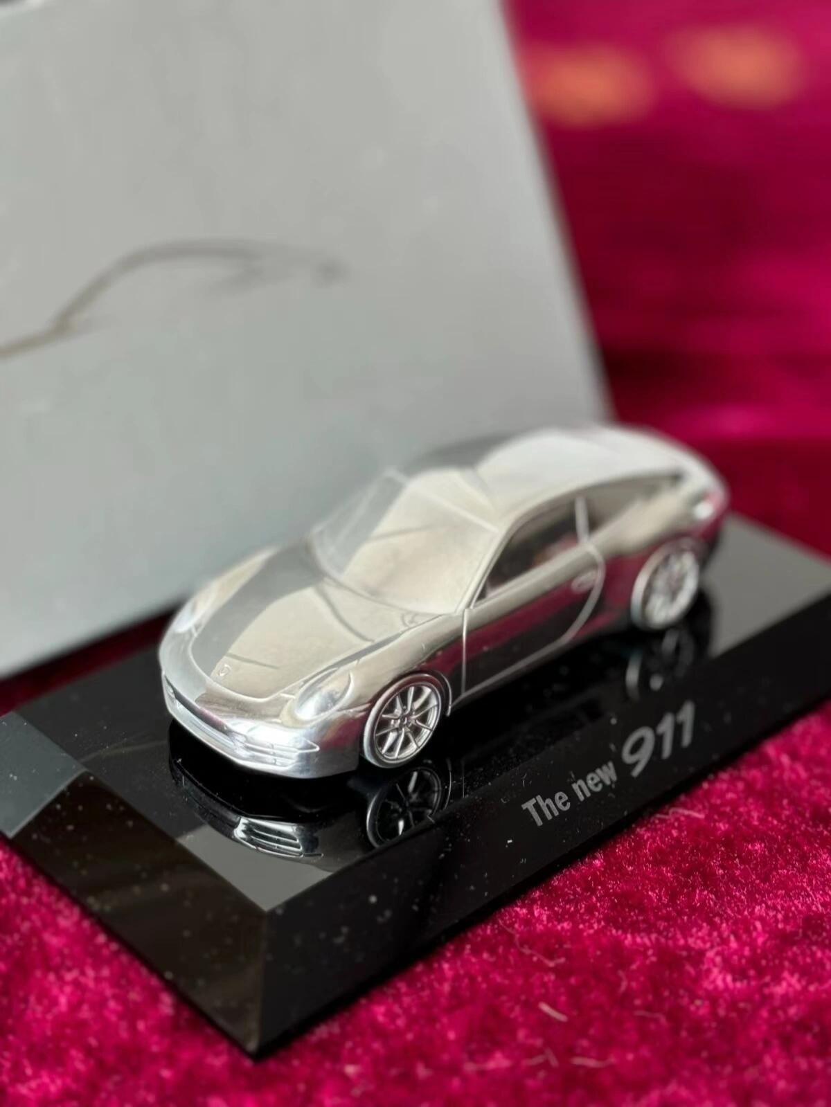 MonsterArt Porsche 911